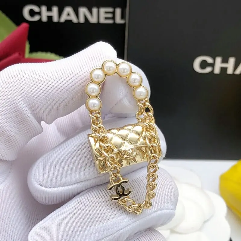 chanel boucles doreilles pour femme s_12537752